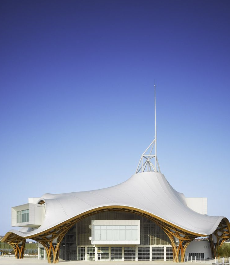 ترجمة فنيّة لمركز Pompidou-Metz